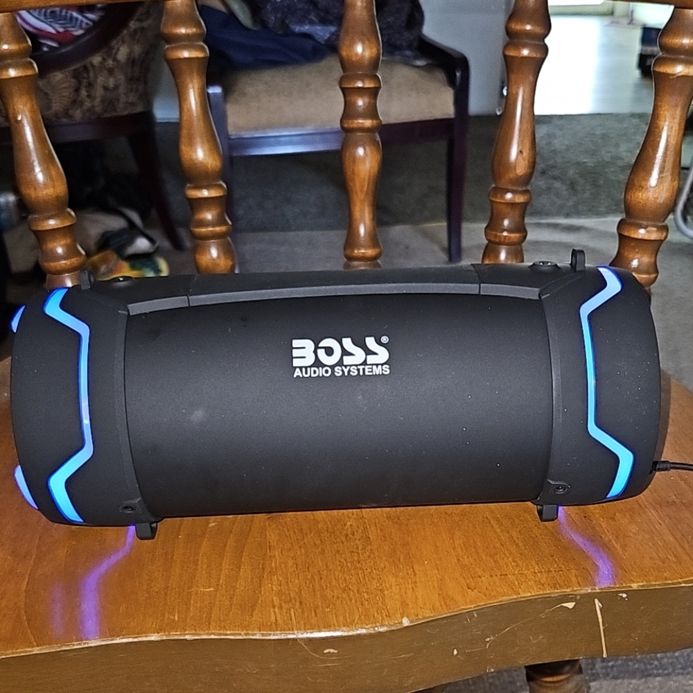 Boss audio systems  bluetooth speaker